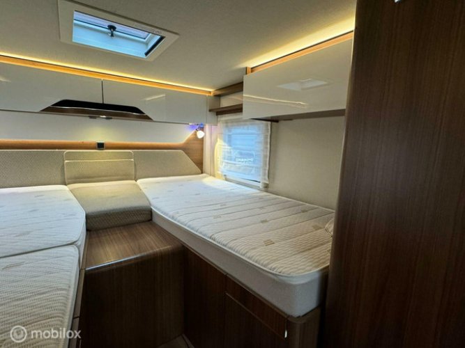 Hymer B580 MC Automaat Enkele Bedden Hefbed Silverline XXL Garage foto: 13