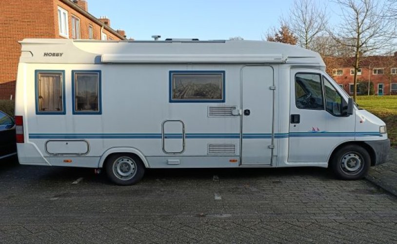 Hobby 4 pers. Rent a hobby camper in Stadskanaal? From € 79 pd - Goboony photo: 1