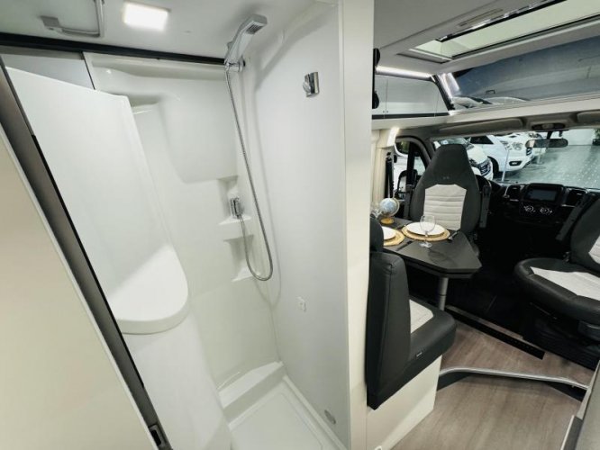 Adria Twin Supreme 640 SLB Enkele bedden  foto: 19