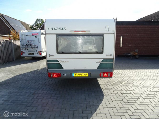 Chateau Cantara 520 C met een rondzit grote tent en luifel foto: 7