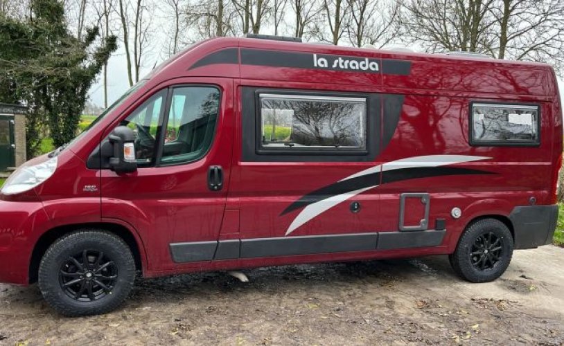 Fiat 2 pers. Rent a Fiat camper in Spannum? From € 104 pd - Goboony photo: 1