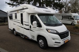 Mobilvetta K silver 54*Queens bed + pull-down bed*