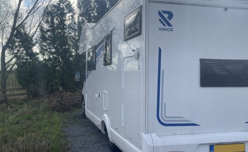 Rimor 7 pers. Rent a Rimor camper in Pijnacker? From €115 per day - Goboony photo: 1