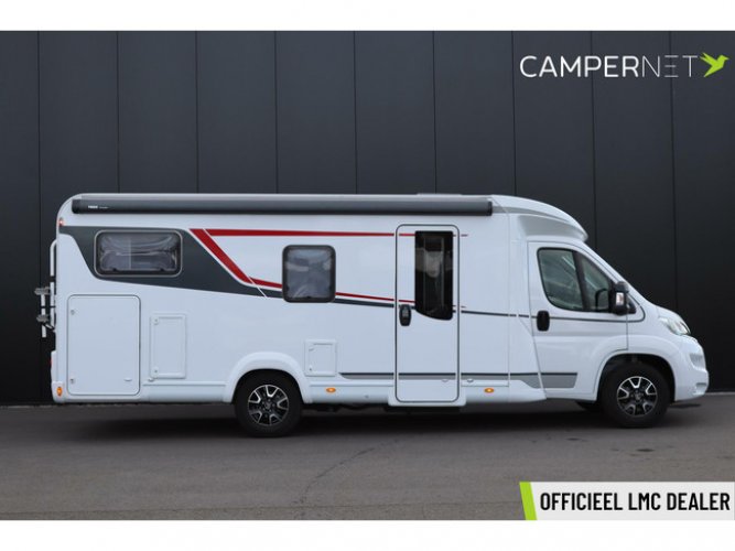 LMC Tourer T730G 165pk | Luifel | Lengtebedden | Gescheiden douche | Zenec Navigatie | Fietsendrager |