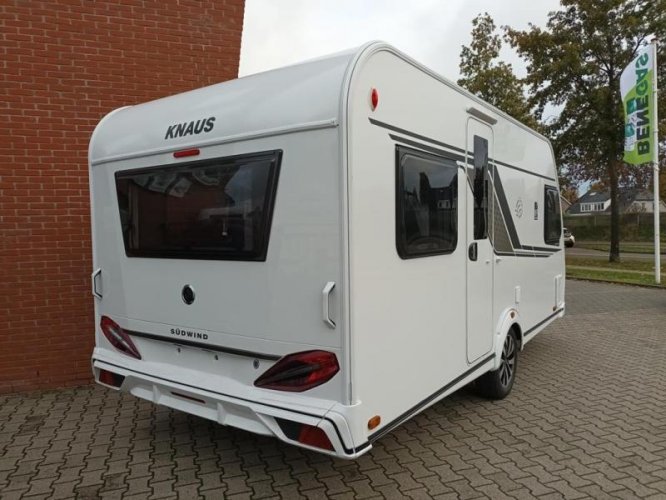 Knaus Sudwind 450 FU  foto: 1