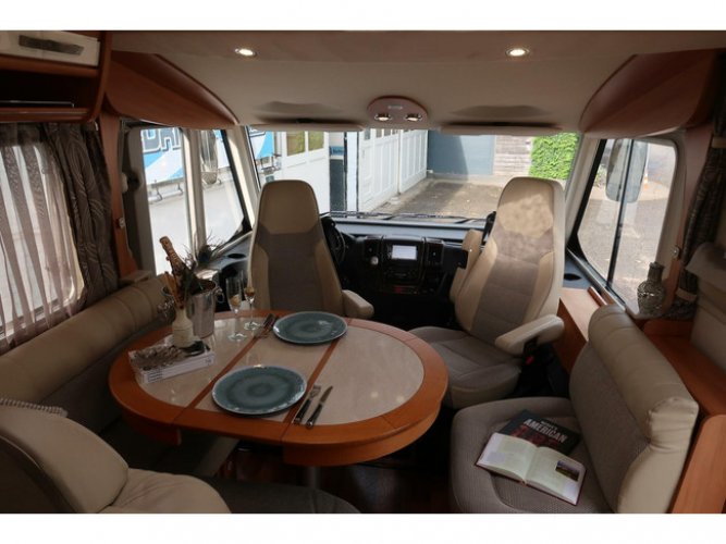 Hymer B678 | AUTOMAAT | TV / Schotel | Lengte bedden foto: 8