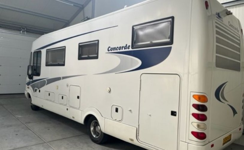 Concorde 4 pers. Rent a Concorde camper in Ankeveen? From € 99 pd - Goboony photo: 1
