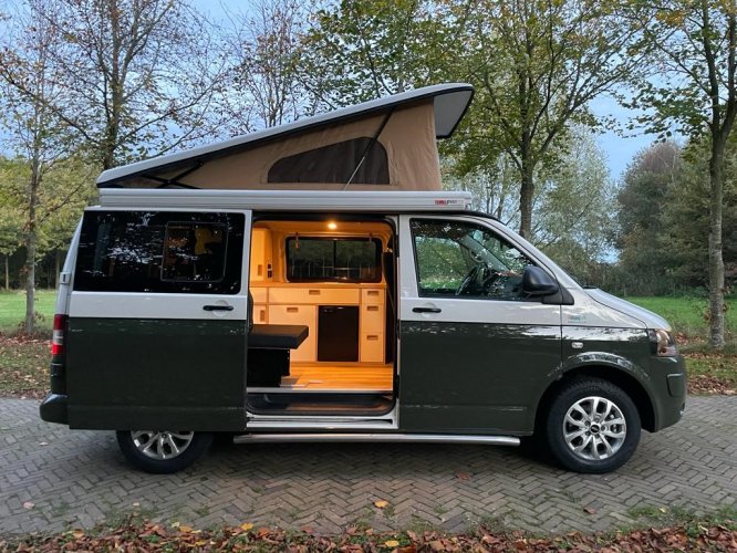 Boost Helder op radium Volkswagen Transporter T5 BusCamper | VANcreators Camper 4P te koop op  Campers.nl