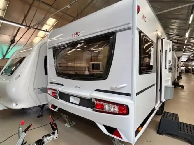 LMC Style 460 E nu tot € 2.000,- korting!  foto: 12