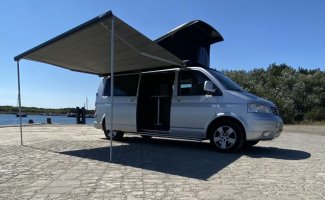 Volkswagen 4 pers. Volkswagen camper huren in Oosterland? Vanaf € 75 p.d. - Goboony