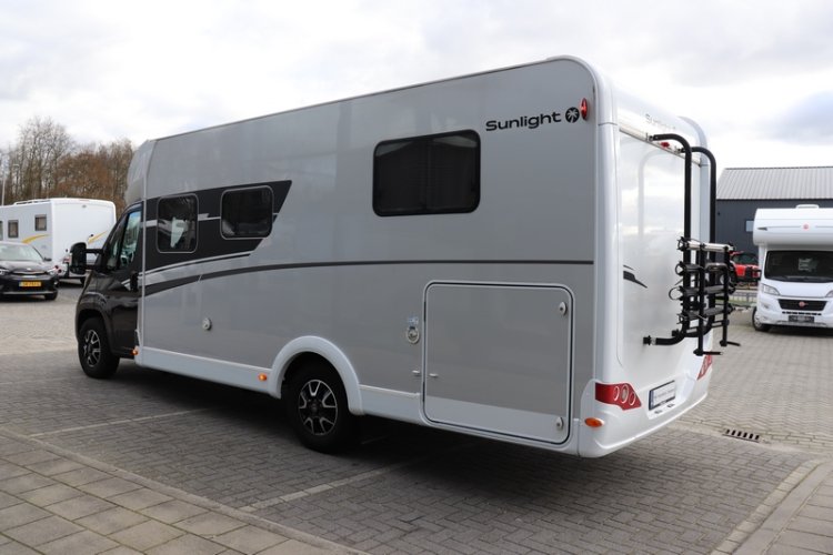 Sunlight Adventure Edition T 69 L met Queens en hefbed Fiat 140 pk collectie 2021 Hymer ( 72  foto: 11