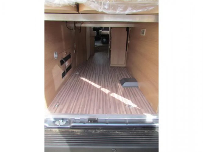 Malibu Van Charming Coupe 600 DB Dwarsbed,160 PK,  foto: 9