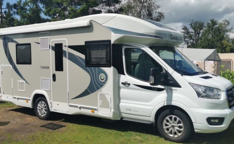 Chausson 4 pers. Rent a Chausson camper in Krimpen aan den IJssel? From € 133 pd - Goboony photo: 0