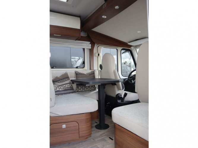 Hymer BMC-I 600 WhiteLine 170pk automaat | SLC AL-KO Chassis | LED Koplampen | Uit voorraad leverbaar | foto: 6