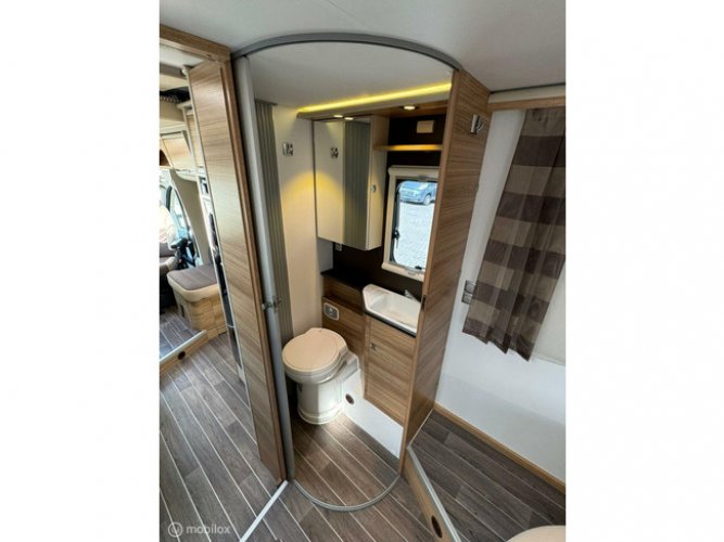 Adria Matrix 670SC Platinum Queensbed Hefbed 2X Airco Zonnepaneel foto: 18