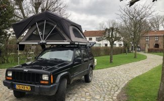 Autre 4 pers. Souhaitez-vous louer une Jeep Cherokee avec un camping-car sur tente de toit Yuna Family à Meerssen ? À partir de 61 € par personne - Goboony