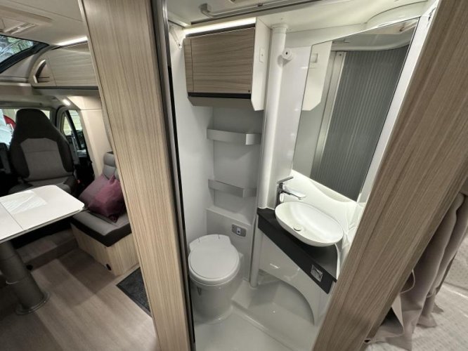 Adria Compact Axess DL enkele bedden / 699 cm  foto: 11