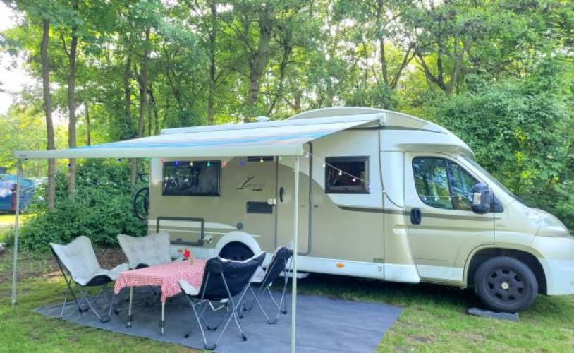 Bürstner 4 pers. Vous souhaitez louer un camping-car Bürstner à Scharendijke ? A partir de 121 € p.j. - Photo Goboony : 0