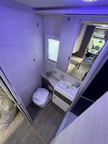 Chausson Challenger Mageo 357 ENKELE BEDDEN+HEFBED LUCHTVERING foto: 9