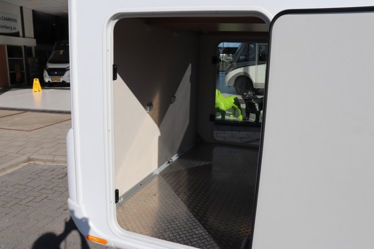 Knaus Sun TI 650 Platinum compact 6.99 m enkele bedden vlakke vloer (43  foto: 14