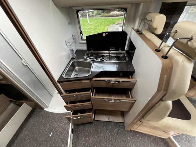 Adria Matrix Axess M 670 SL enkele bedden 5 pers  foto: 15