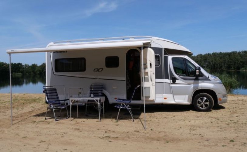 Dethleffs 3 pers. Rent a Dethleffs motorhome in Mill? From € 103 pd - Goboony photo: 1