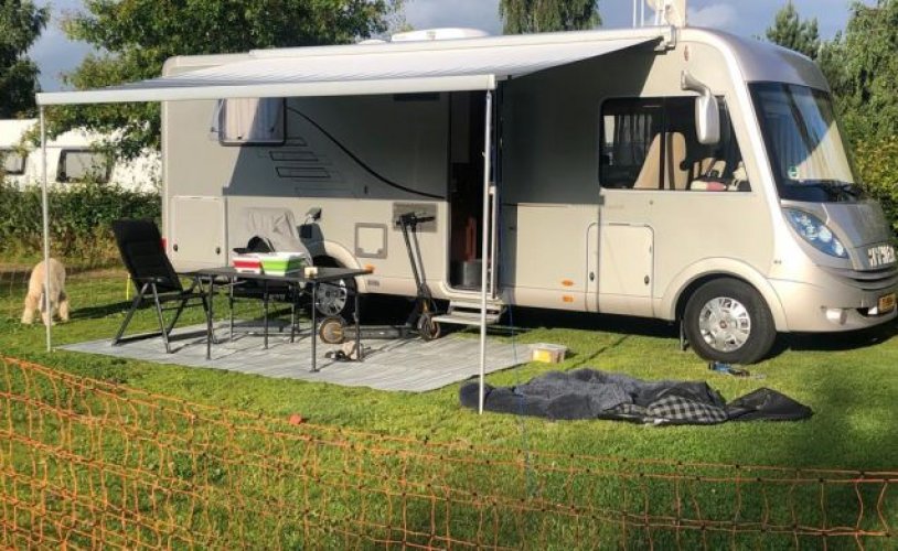 Hymer 4 pers. Rent a Hymer motorhome in Bussum? From €121 pd - Goboony photo: 0
