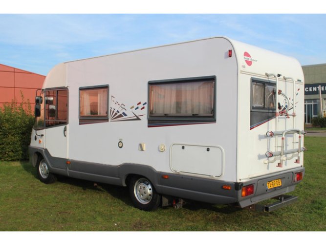 Fiat 230 Burstner 2.5 Tdi 116 PK, Motorairco, Frans bed / vast bed. foto: 10