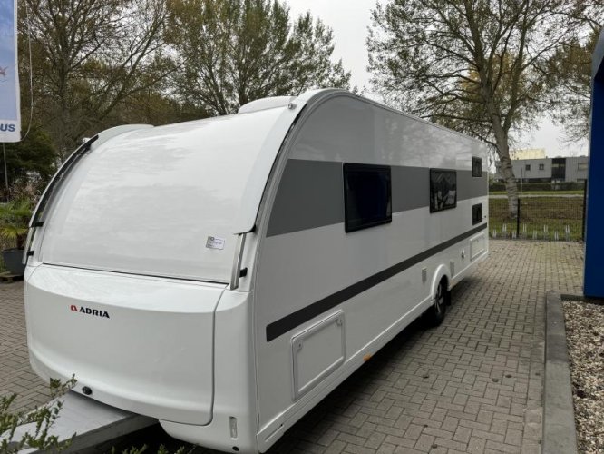 Adria Alpina 663 PT compleet wagen !  foto: 18