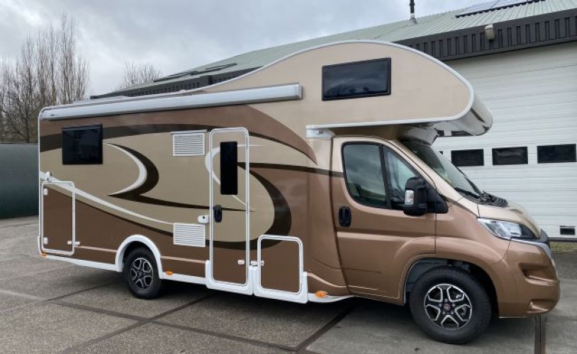 Fiat 4 pers. Rent a Fiat camper in Zoetermeer? From €118 pd - Goboony photo: 1