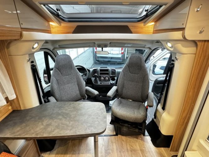 Hymer Exsis-T 474 - Automaat - compact  foto: 1