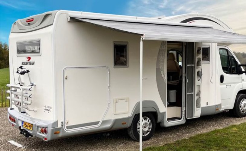 Roller Team 4 pers. Rent a Roller Team camper in Valkenswaard? From € 97 pd - Goboony photo: 1