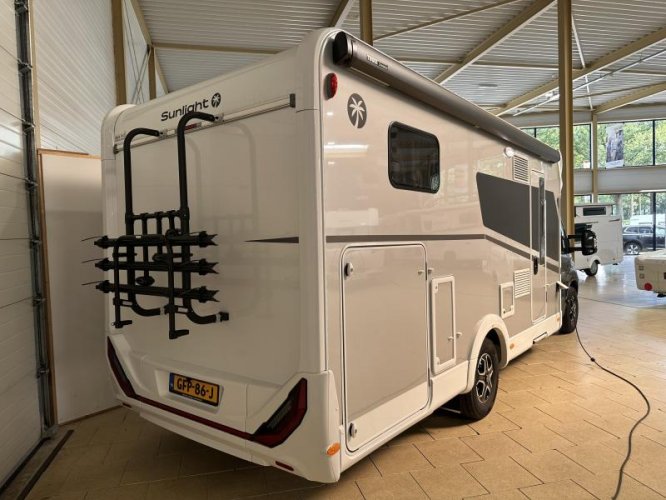 Sunlight T68 Adventure Edition automaat / lengtebedden 