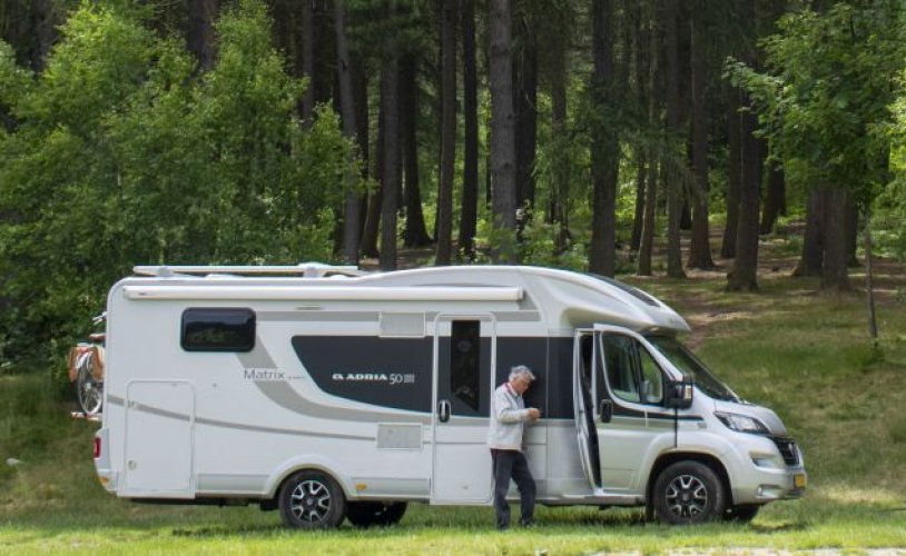 Adria Mobil 5 pers. Adria Mobil motorhome rental in The Hague? From € 103 pd - Goboony photo: 0