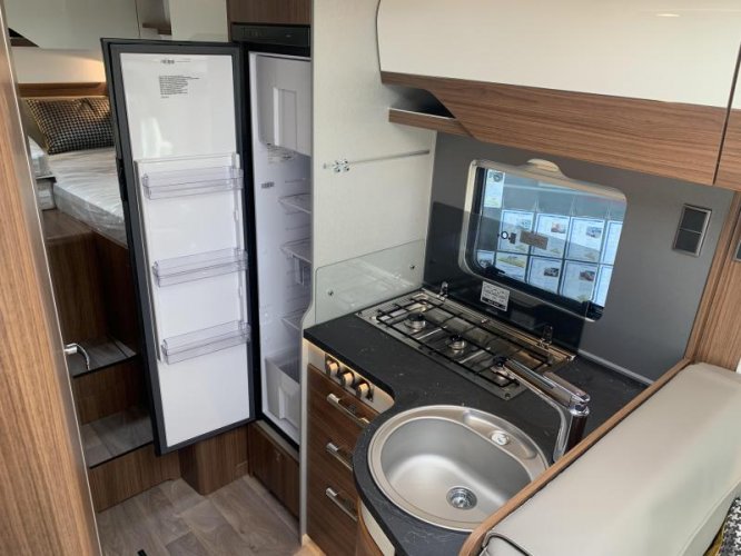 Hymer BMC-T White Line 600 - 2 APARTE BEDDEN  foto: 15