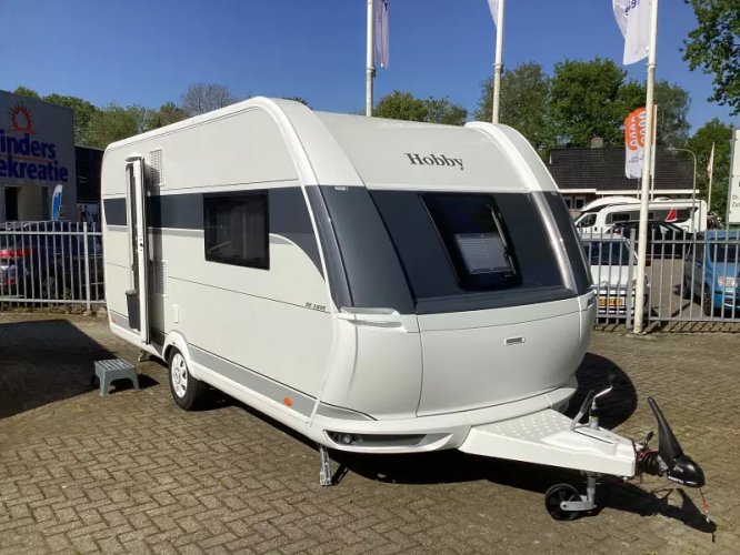 Hobby De Luxe 460 SFF vrijstaand bed  foto: 20