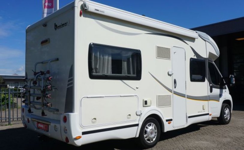 Benimar 5 pers. Rent a Benimar motorhome in Zwolle? From € 99 pd - Goboony photo: 1