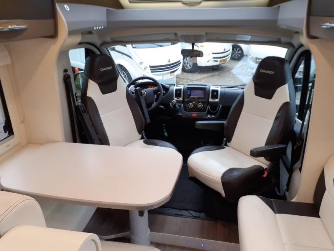 Chausson Welcome 727 Levelsysteem / kook unit  foto: 18