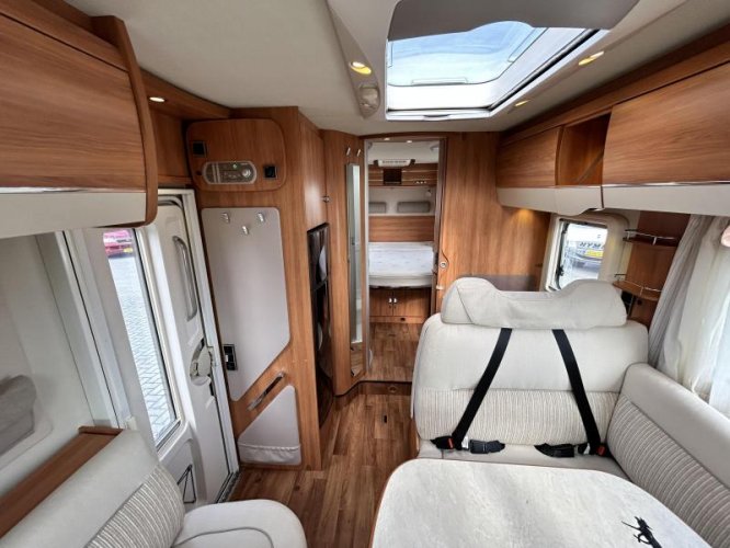 Hymer T698 CL queensbed/level/2xAirco  foto: 6