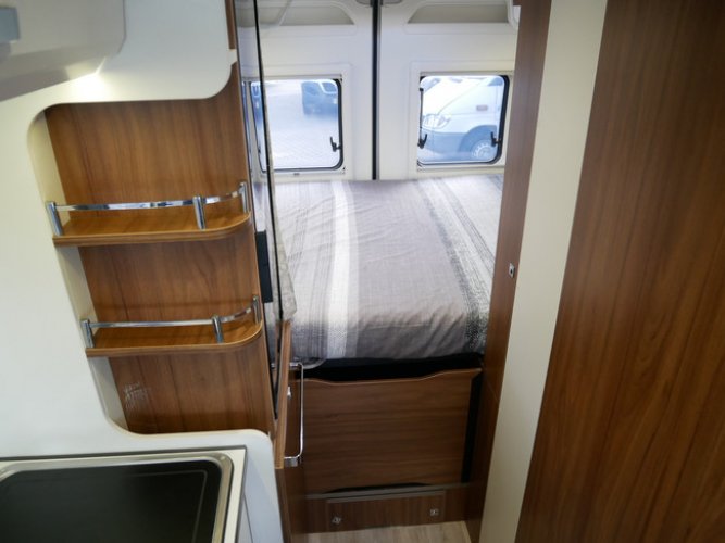 Pilote V600G, 6 Meter Buscamper, Dwarsbed!! foto: 17