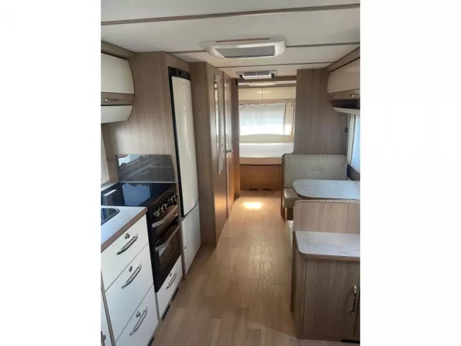 LMC Lord Brillant 700 Queensbed | Airco, Mover  foto: 11