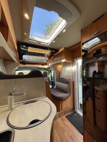 Hymer T 668 CL ENKELE BEDDEN LEVELSYSTEEM TURBOVENT foto: 5