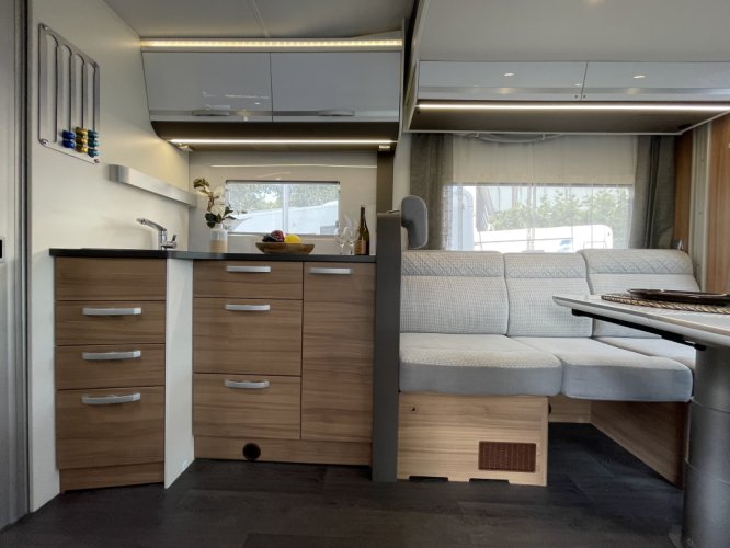 Adria Matrix 600 DT XXL HEFBED UNIEKE INDELING! 6.89M! foto: 5