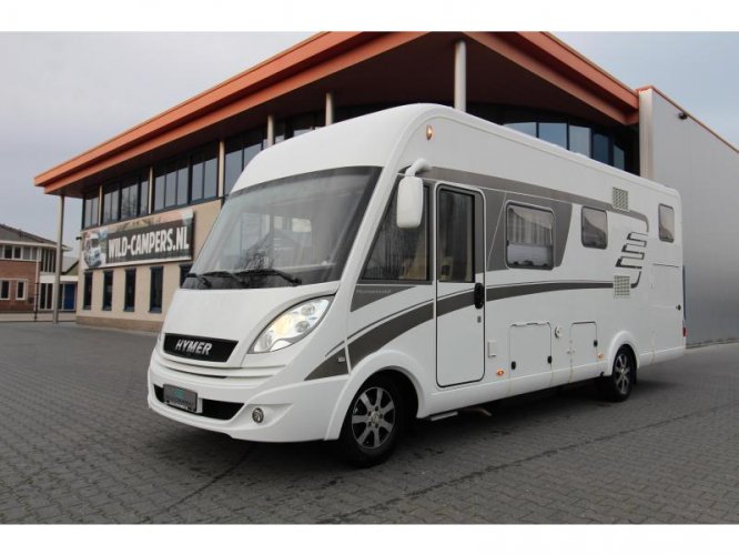 Hymer B674 SL Single beds + Lift-down bed photo: 1
