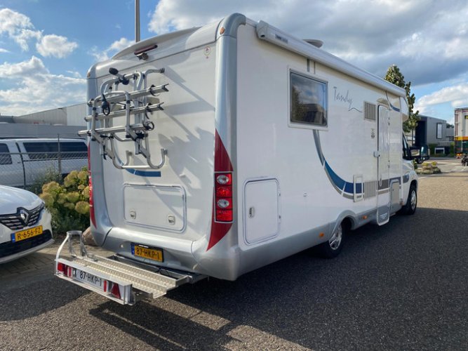 Fiat Ducato Mc Louis Spa Tandy 672 (740SC0) | Queensbed | Luifel | Bearlock | Camera | Fietsendrager | Nieuwe tv's met chrome box foto: 17