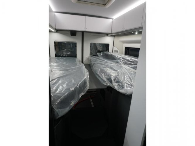 Adria Twin Supreme 640 SLB NIEUW MODEL/ 8TRAPS AUT.  foto: 9