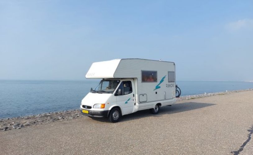 Ford 4 pers. Rent a Ford camper in Bennekom? From € 79 pd - Goboony photo: 1