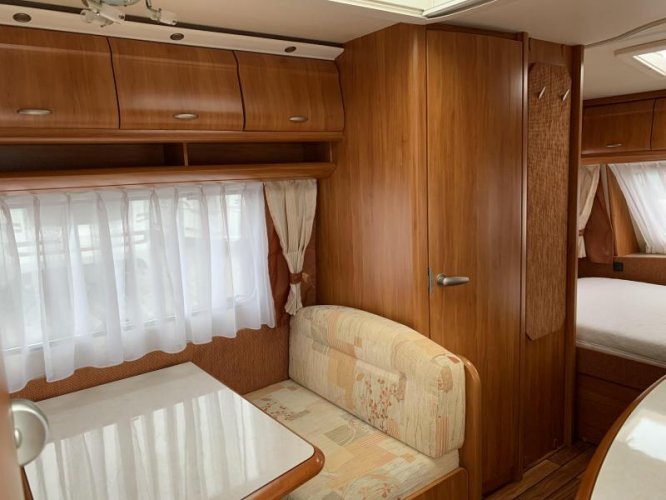 Hobby Excellent 440 SF - Mover - Voortent -  foto: 5