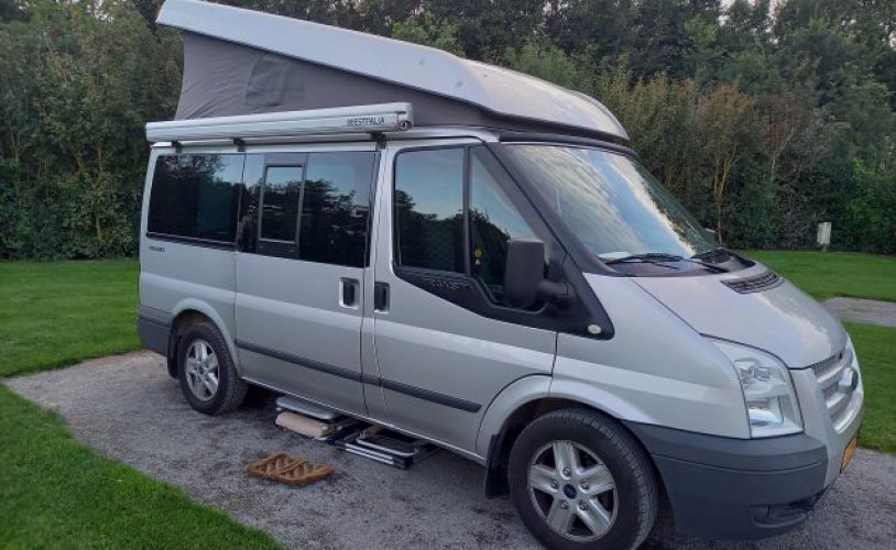 Ford 4 pers. Rent a Ford camper in Tilburg? From € 85 pd - Goboony photo: 0