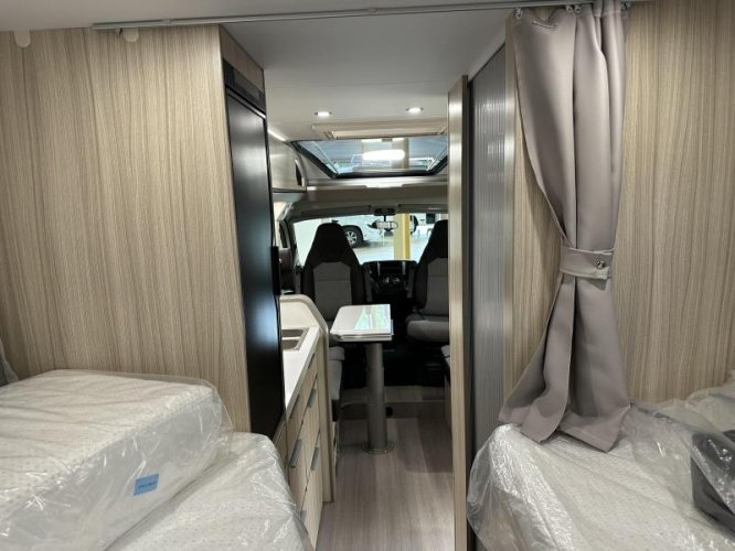 Adria Compact Axess DL face to face / 699 cm  foto: 17